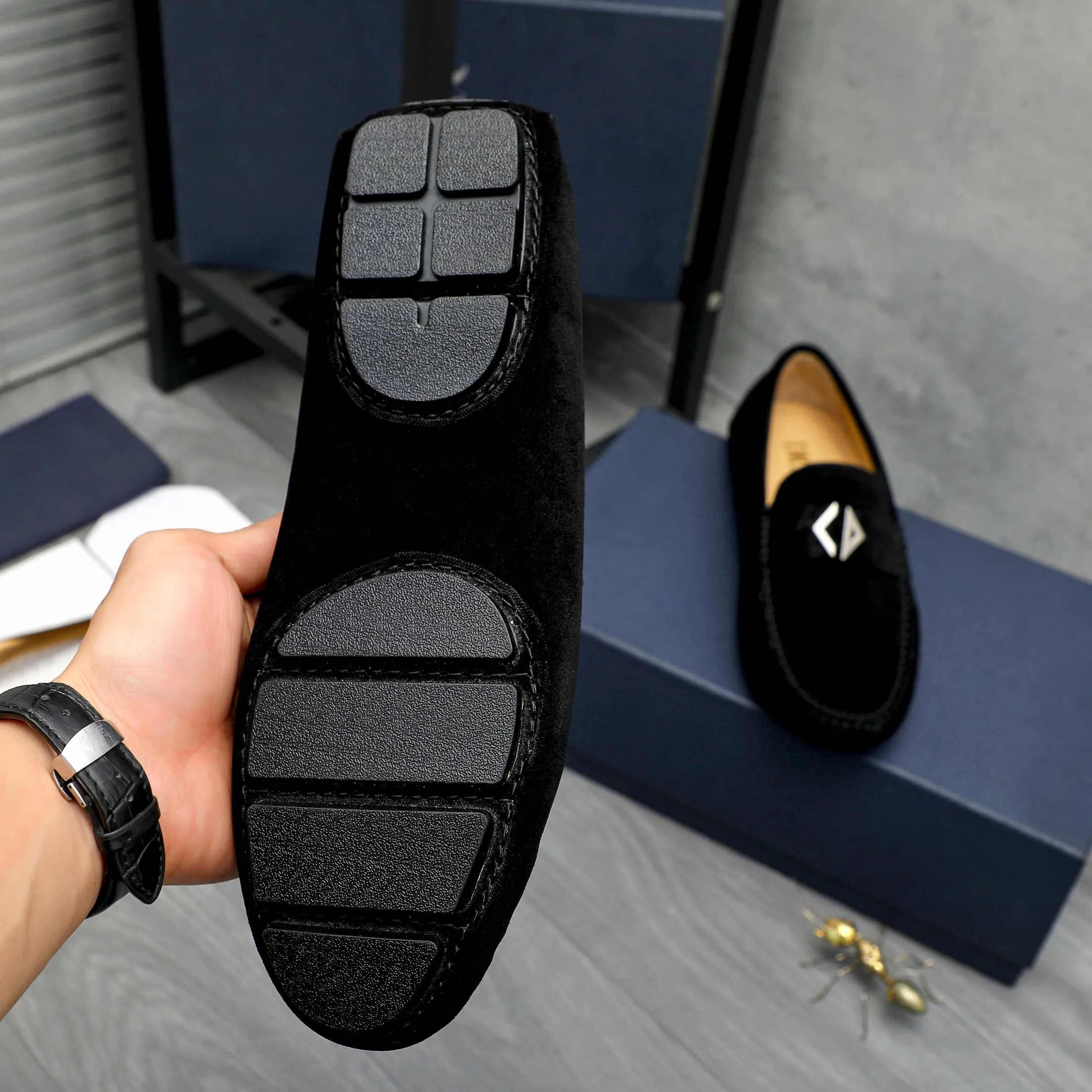 Men's shoes 💰p420 Product trademark: Dior "Dior" casual slip-on men's shoes Regular size: 38-44 Product materials: Selected frosted cowhide upper, sheepskin lining, rubber outsole